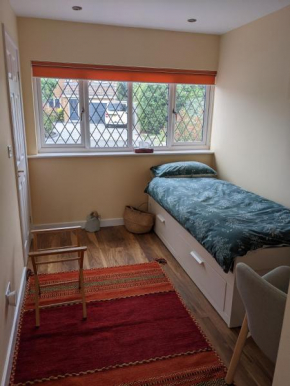 Bed & Breakfast beside IKEA Reading